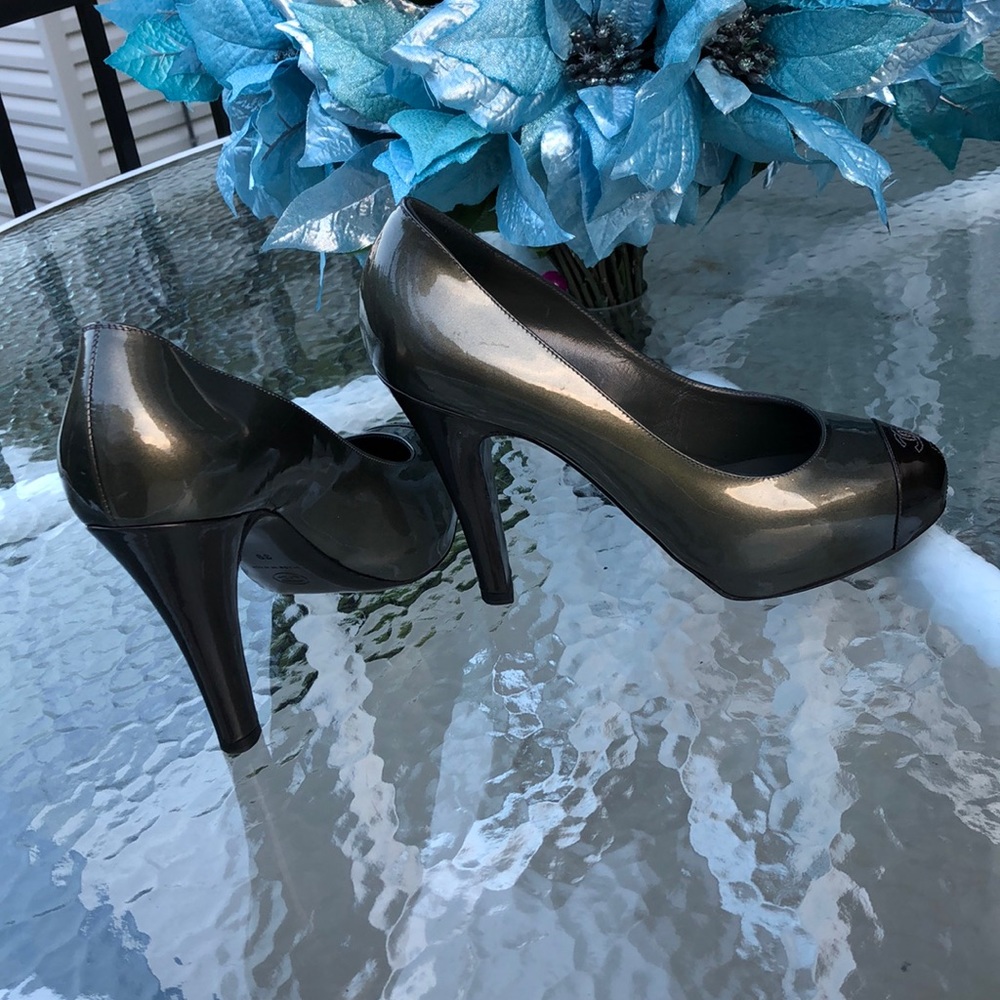 Authentic Chanel shoes - Picture 3 of 8